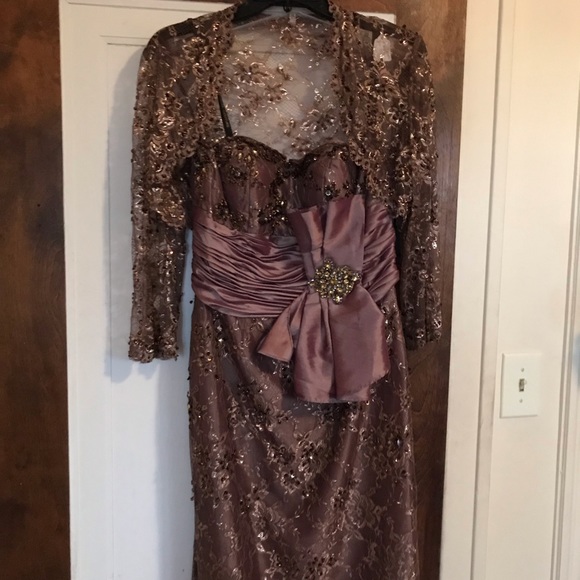 Couture Gown - Picture 1 of 6